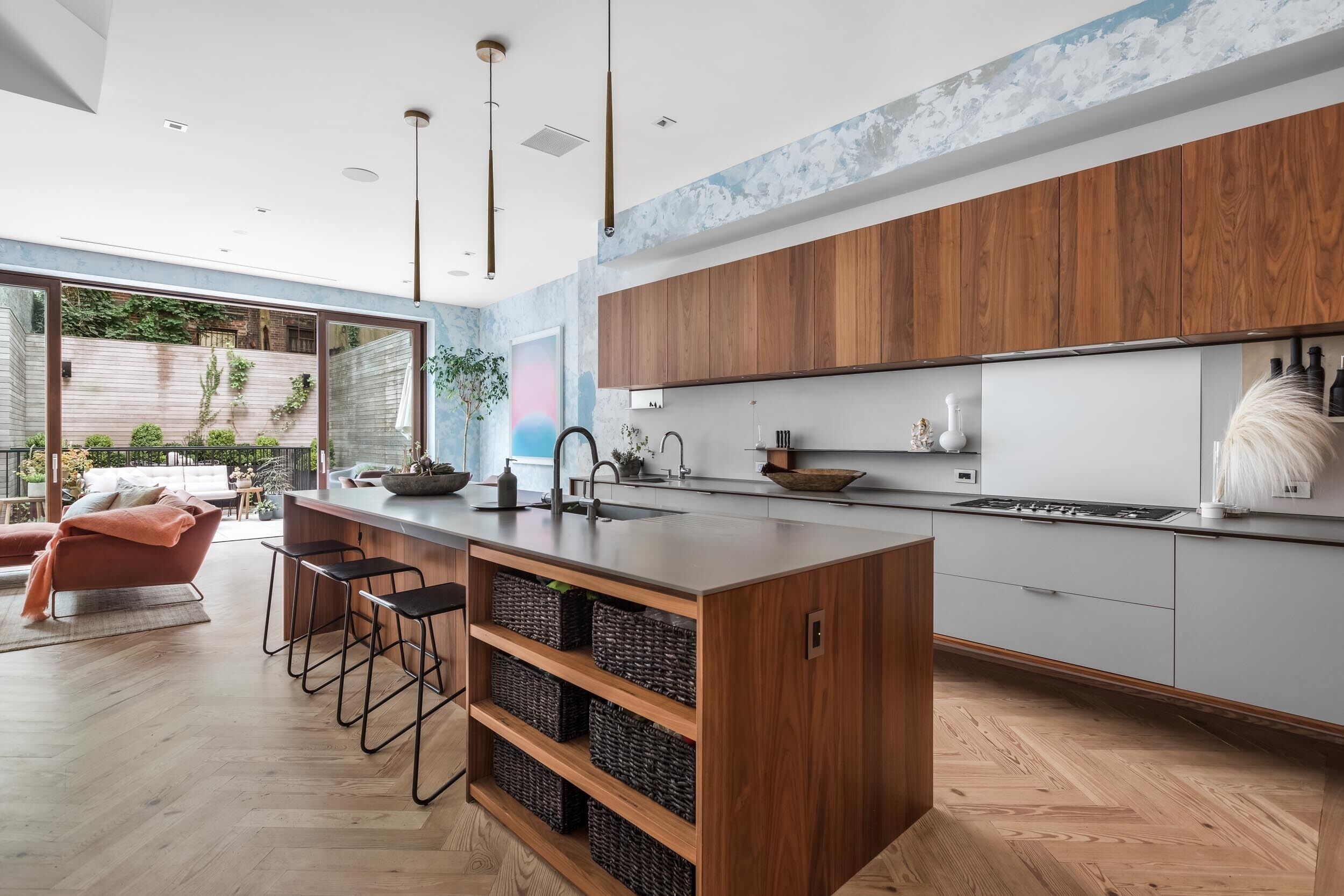 Modern 4,700 sqft., luxury home in the heart of Williamsburg