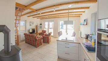 Kühlschrank, Mikrowelle, Ofen, Geschirrspüler