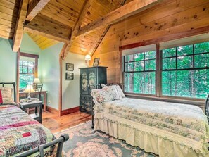 3 bedrooms, iron/ironing board, free WiFi, bed sheets