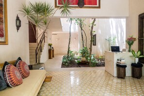 Lobby sitting area - Casa Wahh (Tulum)