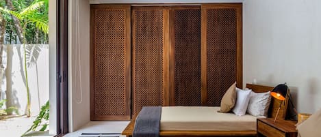 Lägenhet Deluxe - privat pool | 2 sovrum, värdeförvaringsskåp på rummet och individuell inredning