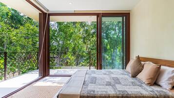 2 bedrooms, in-room safe, individually decorated, individually furnished