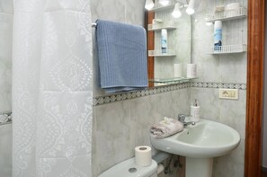 Shower, towels