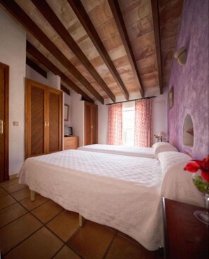Twin Room (Private external bathroom) | Free WiFi - Villa Sa Barcella (Sineu)