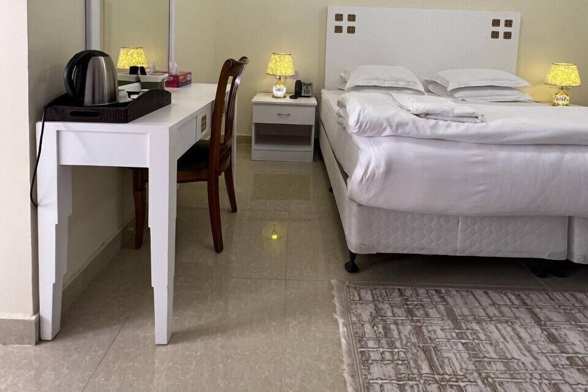 Premium bedding, soundproofing, free WiFi