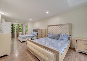 6 bedrooms, iron/ironing board, free WiFi, bed sheets