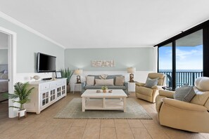 TV, books - SUN & FUN! Gulf Front with FREE Beach Chairs PW901 (Panama City Beach)