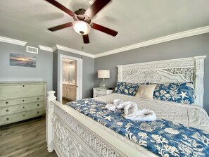 3 bedrooms, desk, iron/ironing board, travel cot