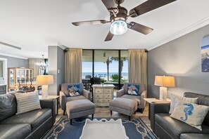 Smart TV, reproductor de DVD y libros 