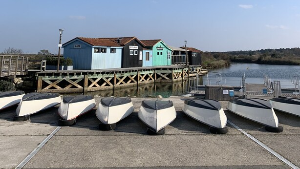 A waterfront property with a cafe, restaurant, and a dock with boats. - House with swimming pool - forest, beach, no car - 6 pers - Dolus d'Oléron (Vertbois) (Dolus-d'Oléron)