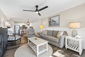 Een smart-tv en boeken