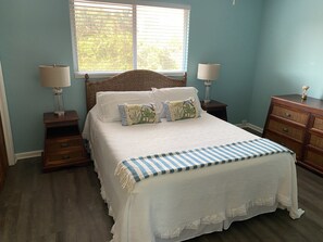 2 bedrooms, iron/ironing board, travel cot, free WiFi