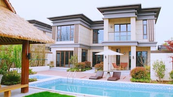 Chambre, plusieurs lits (Outdoor Private Pool) | Équipements de la chambre