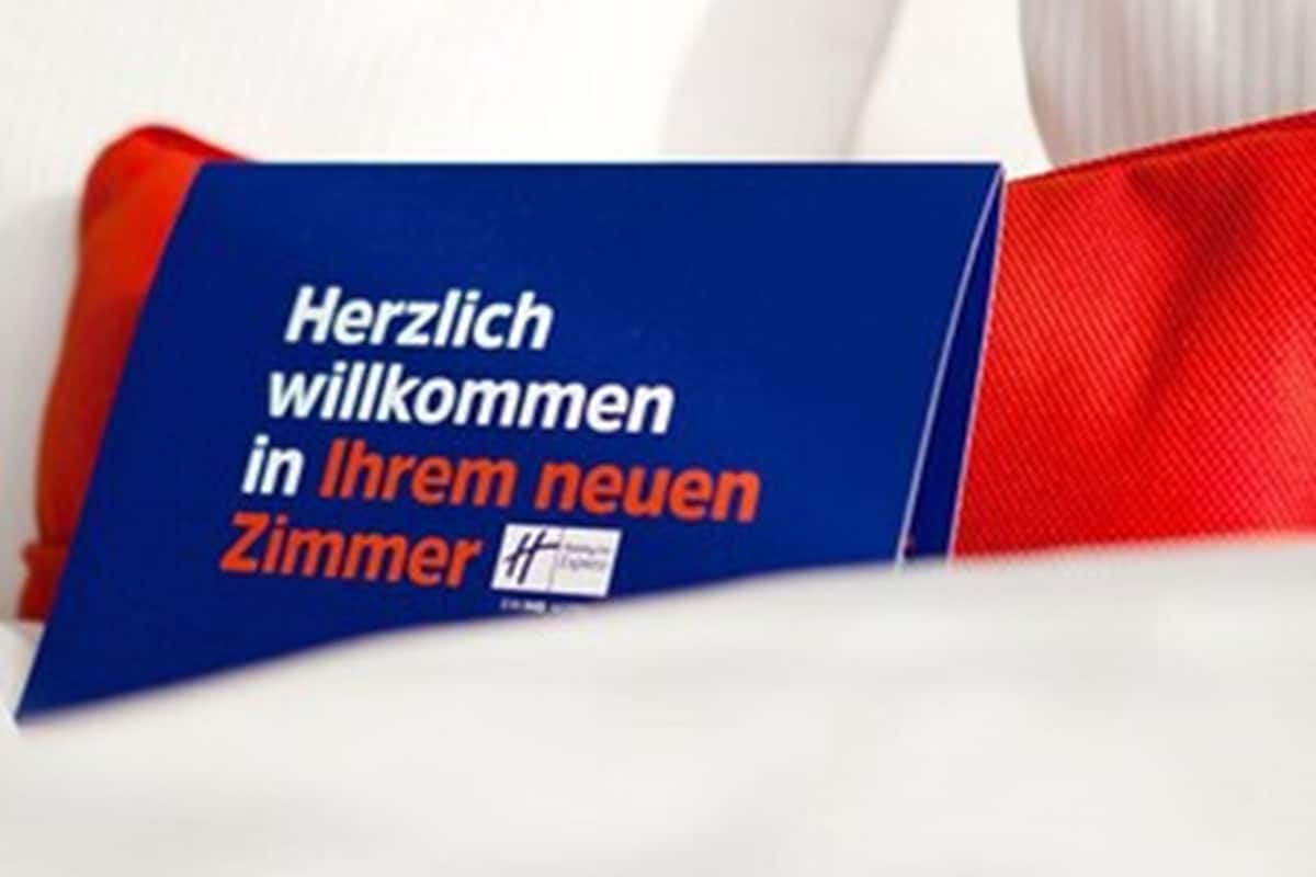 1 bedroom, hypo-allergenic bedding, desk, laptop workspace