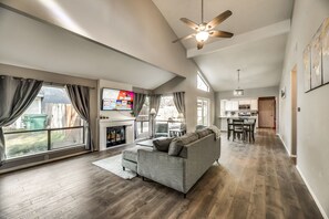 Smart TV - JD’s Relaxing Retreat (Lewisville)