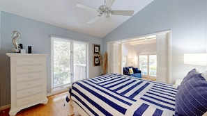 4 bedrooms, iron/ironing board, Internet, bed sheets