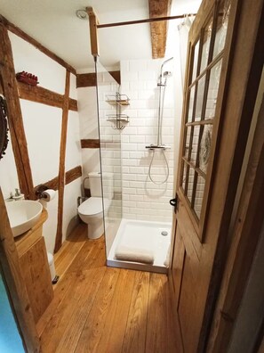 Shower, hair dryer, towels, soap - Chatka Zimorodka (Kingfisher Cottage) 1790 with sauna (Pielgrzymka)