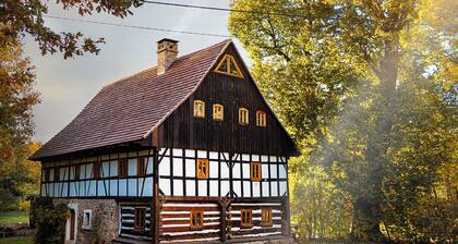 Chatka Zimorodka (Kingfisher Cottage) 1790 with sauna
