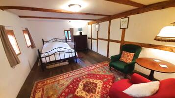 4 bedrooms, travel cot, free WiFi, bed sheets