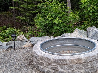   Tiny cabin BIG CHARM/Military discount/Fire pit/ Beach/No pet fee
