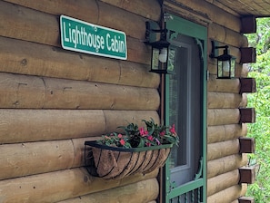 Exterior detail -   Tiny cabin BIG CHARM/Military discount/Fire pit/ Beach/No pet fee (Lubec)