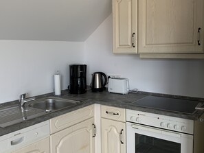 Kühlschrank, Herdplatte, Geschirrspüler