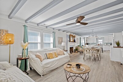 Oceanside Haven:- Home Steps to Beach w/ Massive 2 Story Deck & Hot Tub!
