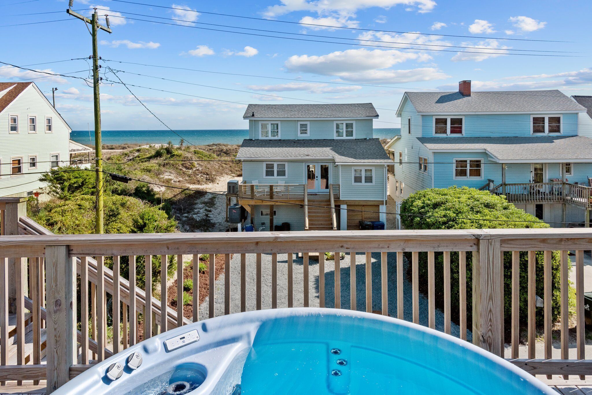 Oceanside Haven:- Home Steps to Beach w/ Massive 2 Story Deck & Hot Tub!