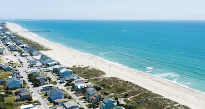 Oceanside Haven:- Home Steps to Beach w/ Massive 2 Story Deck & Hot Tub!