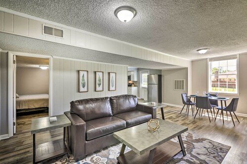 Garden-Level Hendersonville Apt: 20 Mi to Broadway