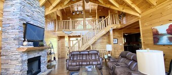 MOUNTAIN TOP CABIN WITH PARTNERING MARINA ON NORRIS LAKE