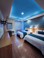 Quarto quádruplo | Banheiro | Secador de cabelo, toalhas de banho, sabonete, shampoo