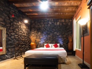 Superior Room | Minibar, desk, iron/ironing board, free WiFi - Hotel Boutique Don Porfirio (Apaseo el Grande)