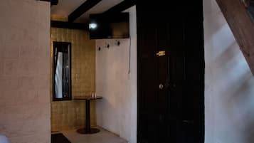 Junior Suite | Minibar, desk, iron/ironing board, free WiFi