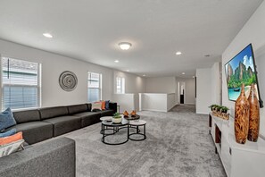 Room - 8919 Windor Westside (Kissimmee)