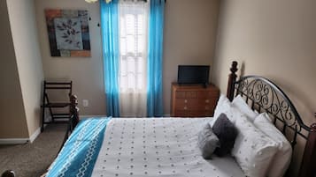 3 habitaciones, escritorio, tabla de planchar con plancha y wifi gratis