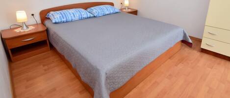 1 bedroom, free internet