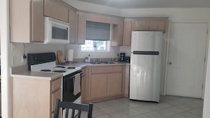Private kitchen - Little Casita, Big Comfort! Minutes from the border. (San Luis)