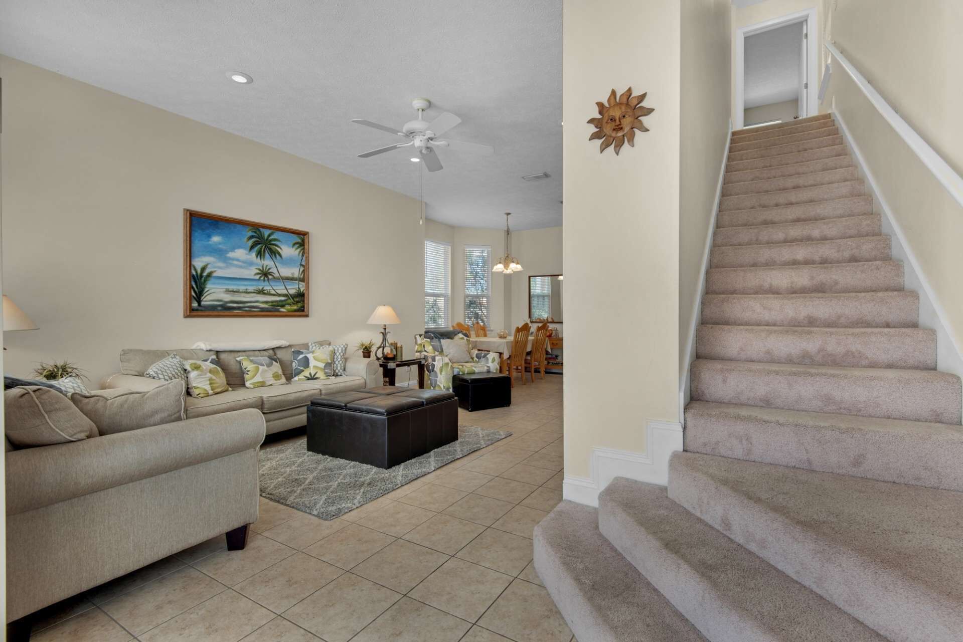 Rumah (Happy Ours (4/3)) | Ruang keluarga