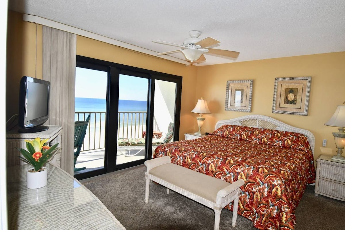 Condo (Commodore 803 (2/2)) | 3 bedrooms