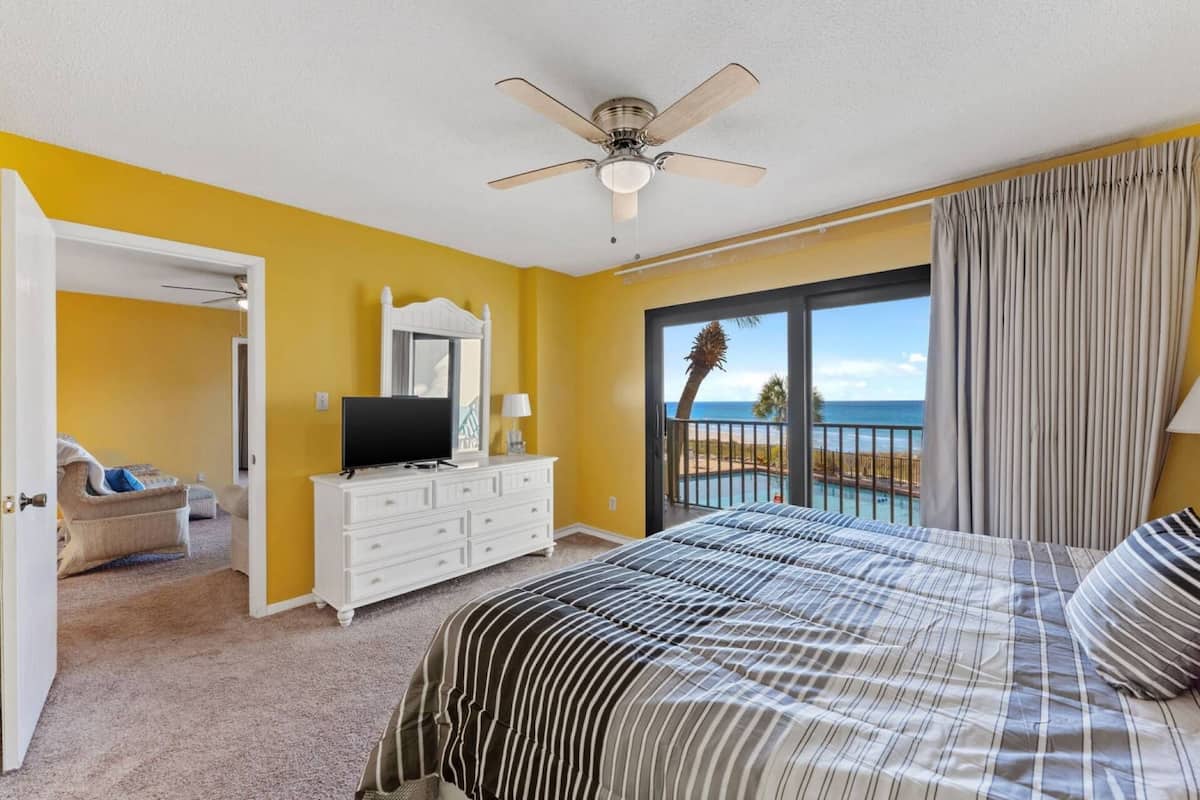 Condo, 3 Bedrooms (206) | 3 bedrooms