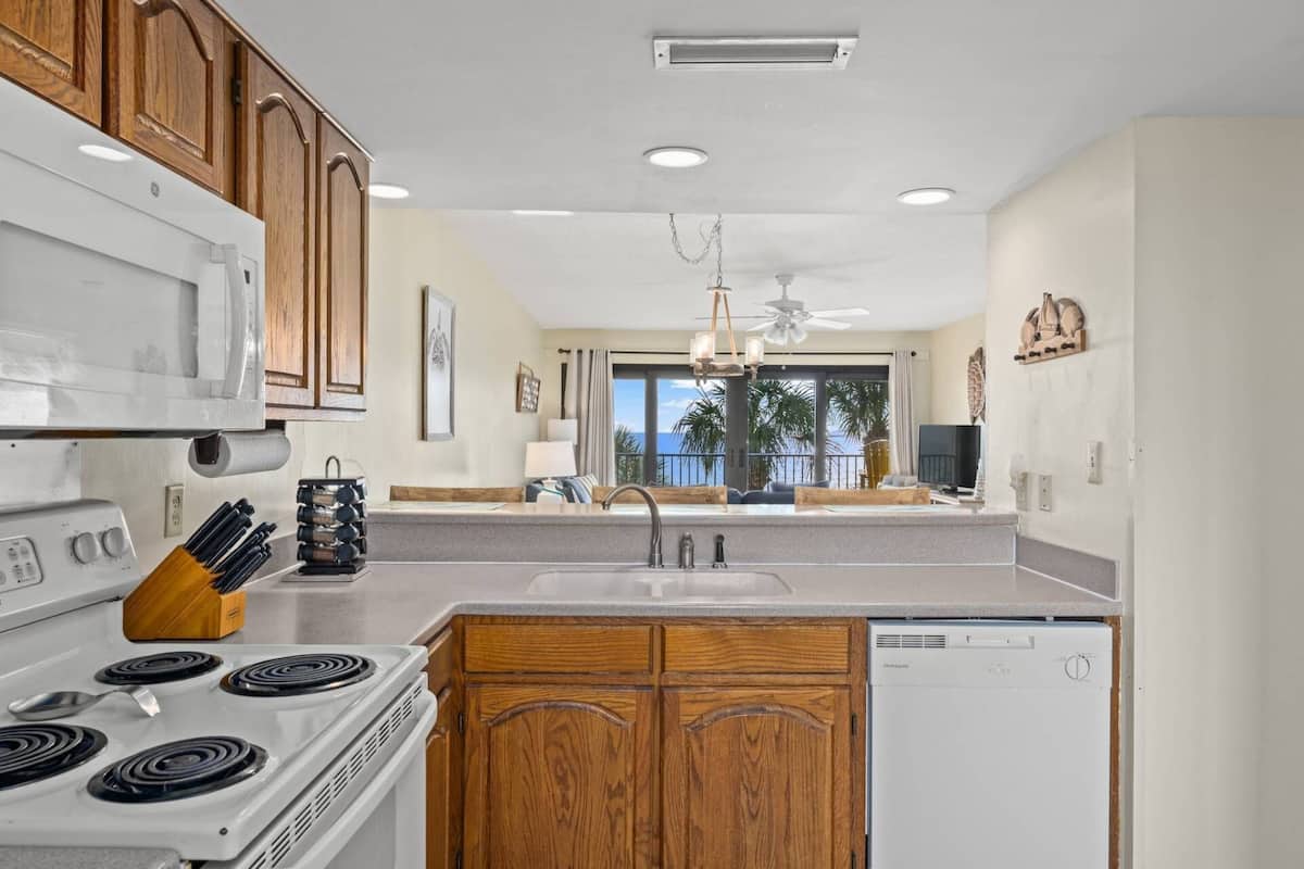 Condo, 2 Bedrooms (307) | Exterior