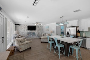 House (A Sandy Shore (3/2)) | Exterior