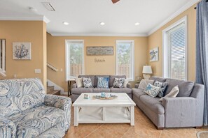 Condo (All Decked Out - 140 Southfield (4/3)) | Exterior