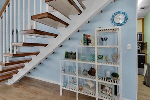 Condo (Horizon South Unit 53D (2/2)) | Ruang tamu | TV skrin rata, pemain DVD 