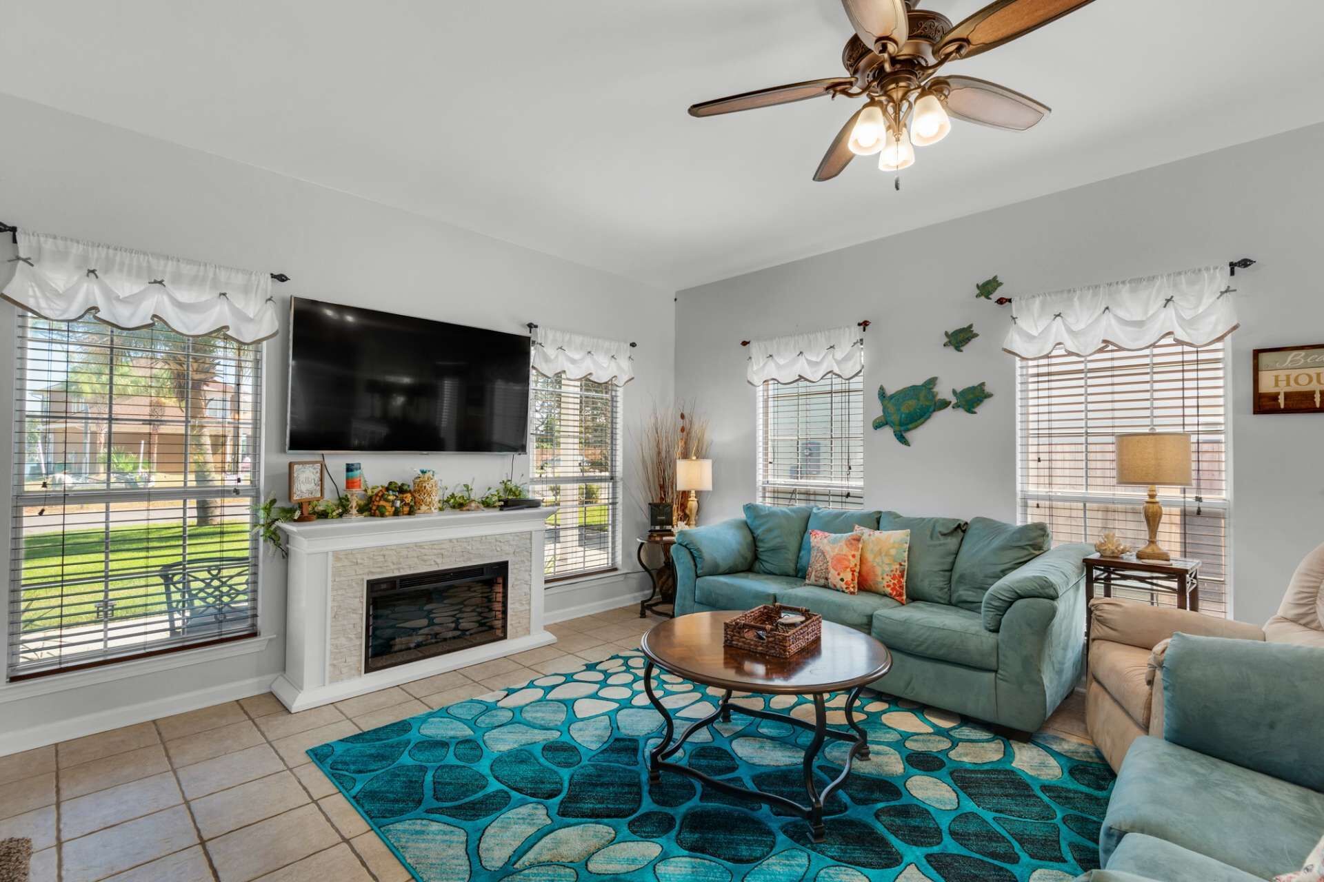 House (Tickled Turtle Beach House (3/2)) | Living room