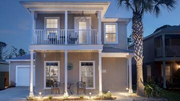 House (Tickled Turtle Beach House (3/2)) | Exterior