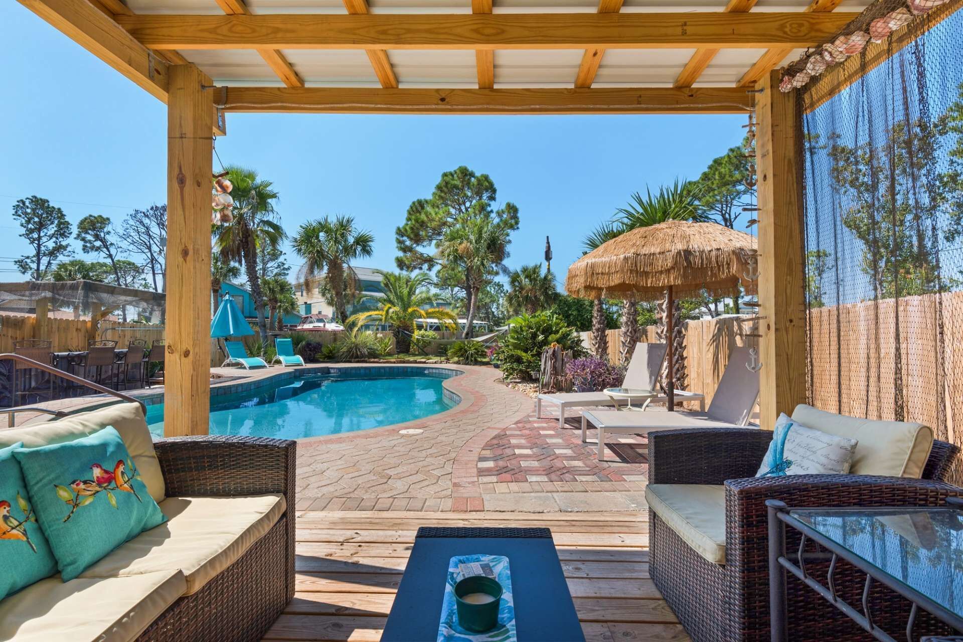 Rumah (Tickled Turtle Beach House (3/2)) | Kolam renang