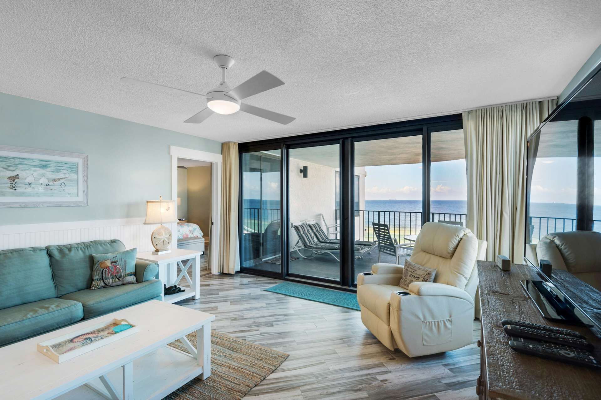 Kondominium (Watercrest 509 (2/2)) | Ruang keluarga | TV