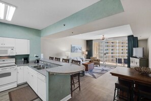 Condo (Shores of Panama 916 (1/2)) | Private kitchen